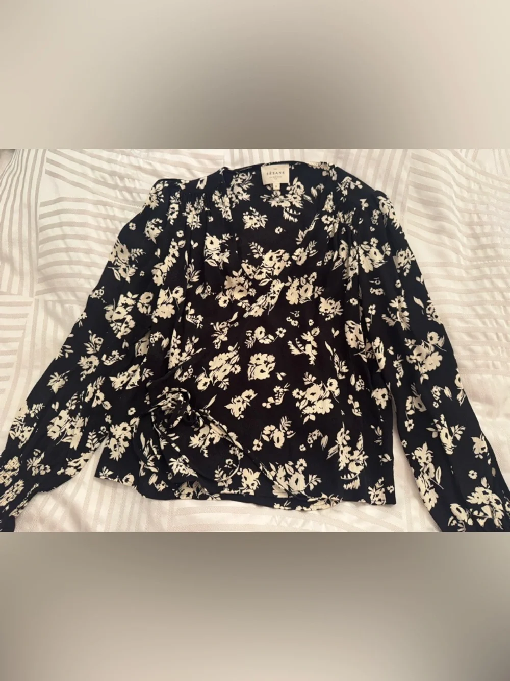Sézane Dafne Black and Cream Floral Wrap Blouse Size 4 - Picture 6 of 11